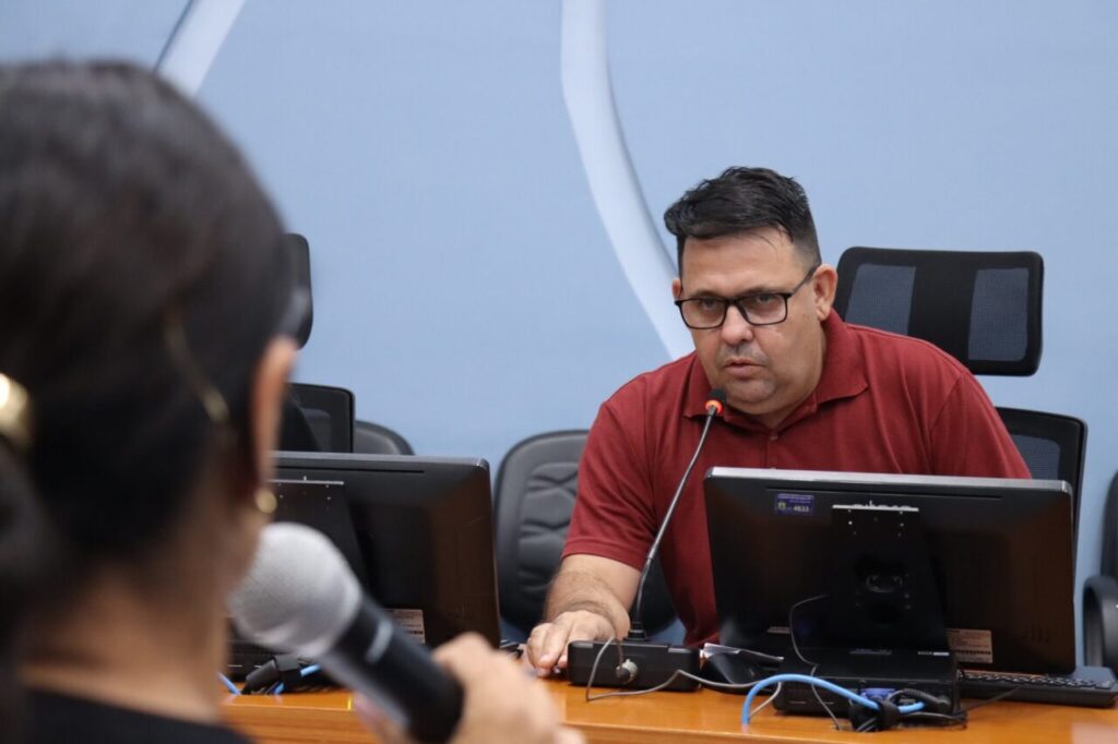 CEI do Lixo convoca secretário
