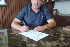 Prefeito Moacyr Fadel Junior assina ordem de serviço