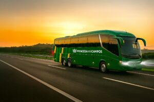 Ônibus da Princesa dos Campos com reposicionamento da marca da viação