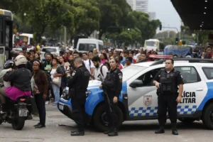 Polícia do RJ em ação na Operação Contenção