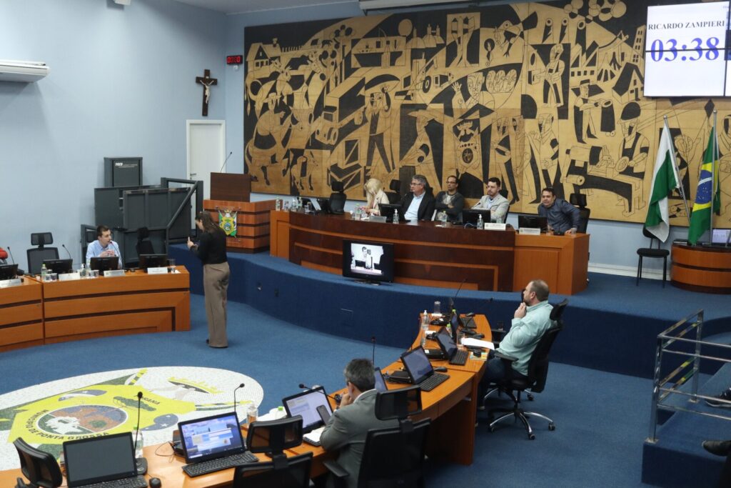 Vereadores no Plenário da Câmara Municipal de Ponta Grossa