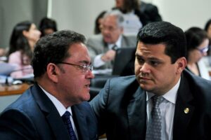 Senadores Roberto Rocha e Davi Alcolumbre conversam no Senado Federal