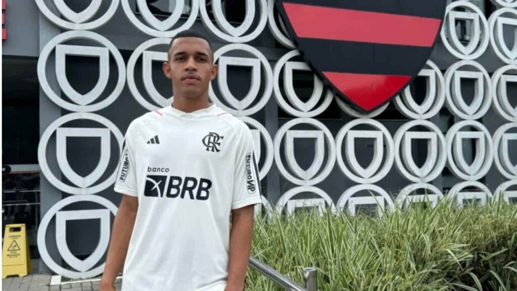 Thiago Medeiros, a mais recente contratação do Operário, quando fazia parte da base do Flamengo