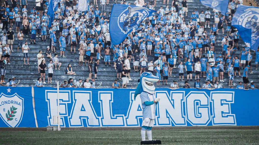 Torcida do Londrina no Estádio do Café