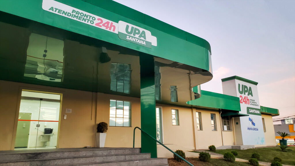 Fachada frontal da UPA Santana, no Centro de Ponta Grossa