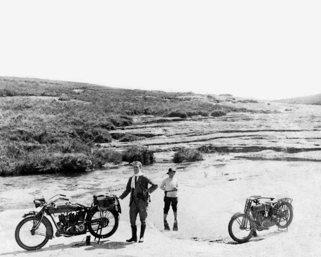 Primeira viagem de moto da América do Sul, realizada por Ricardo Wagner e Afonso Lange