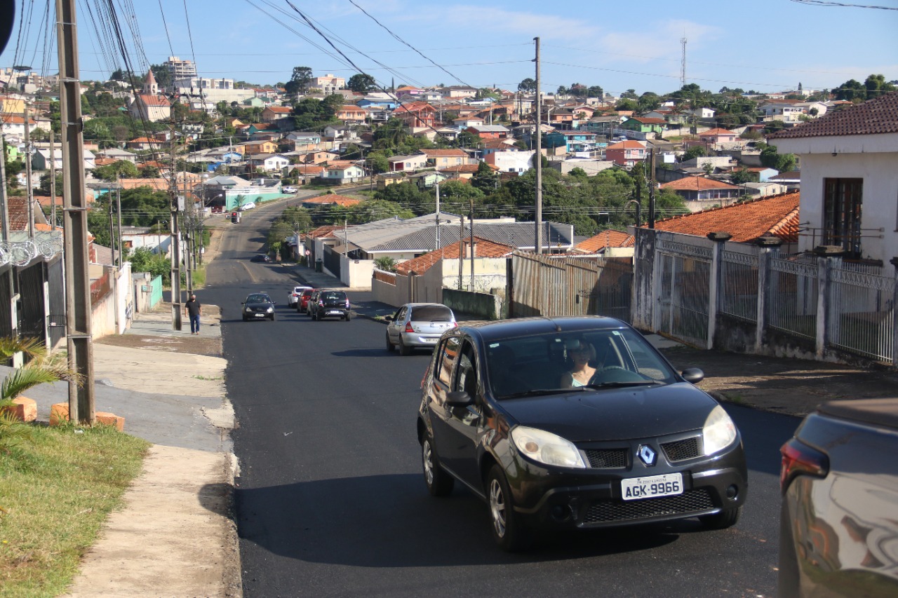 Foto da Rua Zacarias de Góes e Vasconcelos, em Ponta Grossa, em fevereiro de 2022