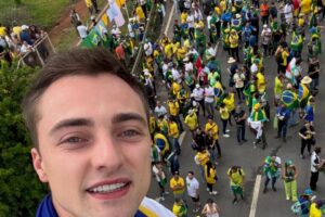 Vereador Ricardo Zampieri participa de ato em Brasília