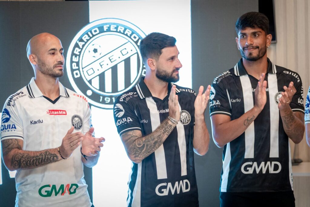 Operário apresenta novos uniformes