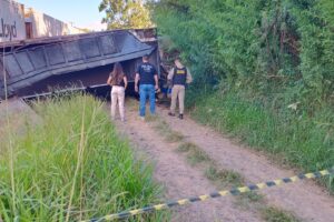 Acidente caminhão e trem em Ipiranga