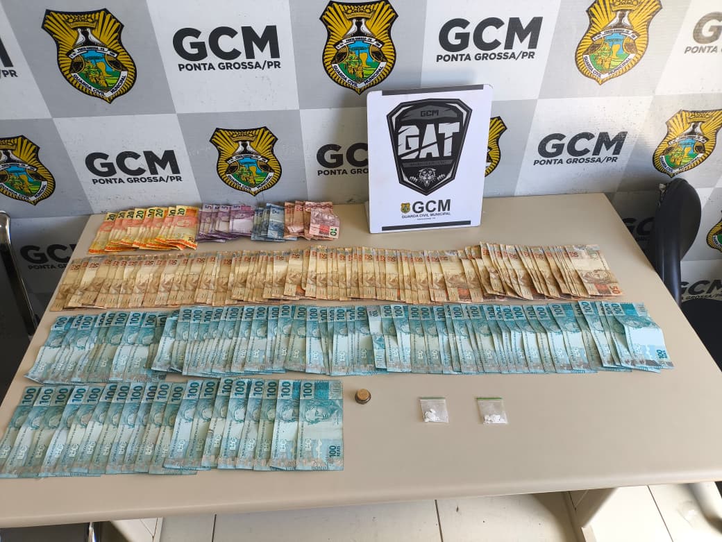 R$ 10 mil apreendido em BMW