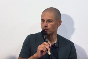 Técnico Alex em entrevista coletiva
