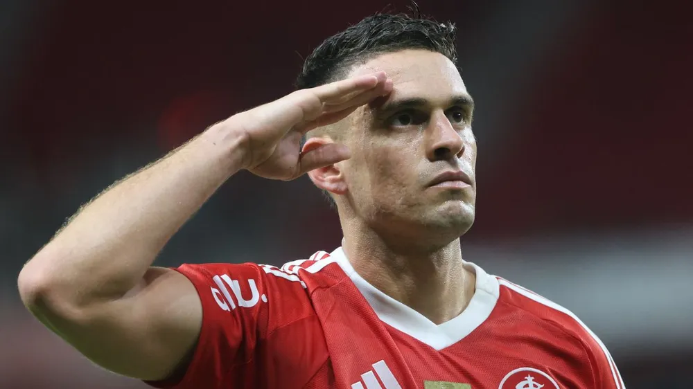 https___ude-hermes-media-prd.s3.gra.io.cloud.ovh.net_media_umdoisesportes_2026_01_27115000_borre-internacional-athletico-brasileirao