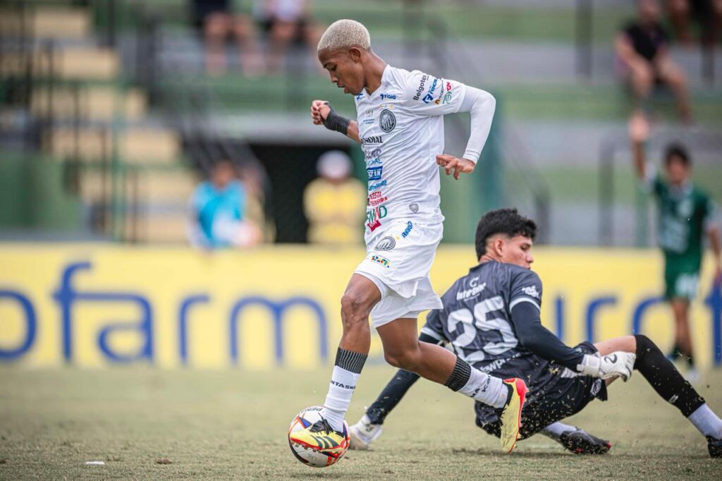 Operário em campo na vitória sobre o Independente-AP, por 4 a 0, pela segunda fase da Copinha