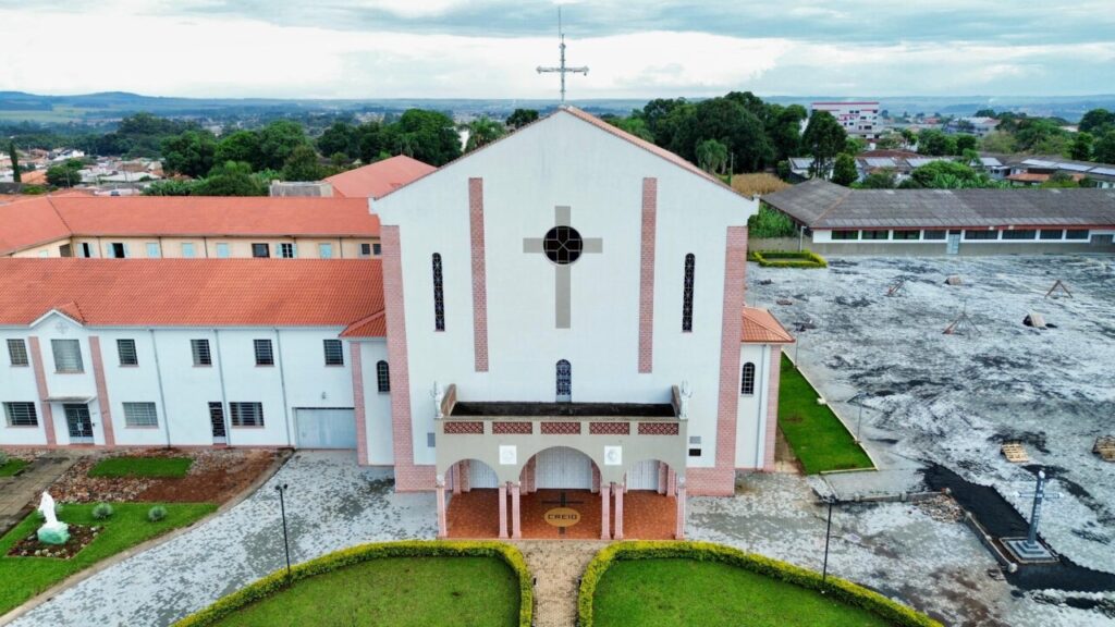 paroquia-senhor-bom-jesus-celebra-60-anos-de-historia-696f7d715e56d