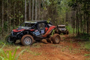 Veículos percorrem estradas rurais no Rally Transparaná de 2026