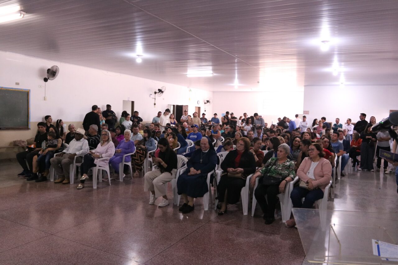 Realização de sessão do Câmara nos Bairros em Ponta Grossa, no ano passado