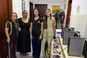 Mabel Canto e colaboradoras da Associação Geny Ribas