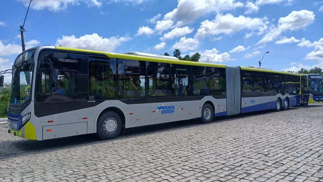 Onibus_superarticulado_Levi Cantelmo (1)