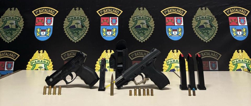 Pistola, munições e um simulacro foram apreendidos na ocorrência