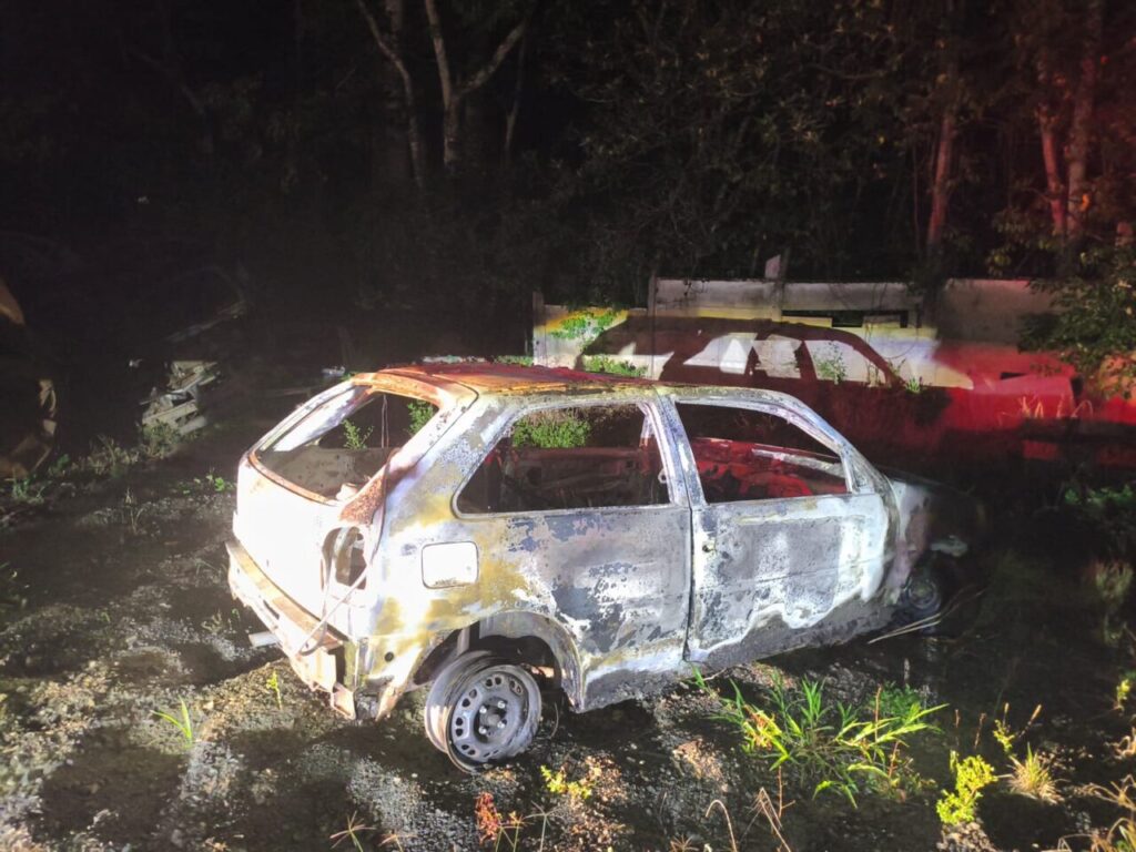 Carro incendiado Irati