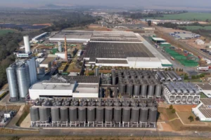 Imagem aérea da indústria Heineken