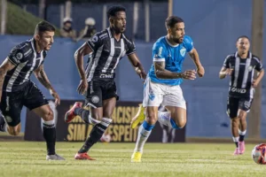 Operário e Londrina se enfrentando na primeira fase do Paranaense