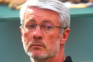 https___ude-hermes-media-prd.s3.gra.io.cloud.ovh.net_media_umdoisesportes_2026_02_13074236_odair-hellmann-athletico-santos