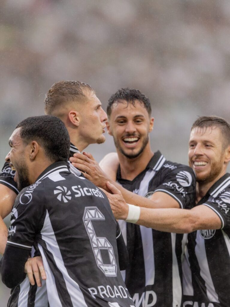 Jogadores do Operário vencem Coxa