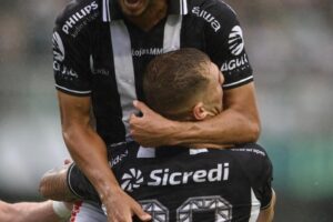 Sicredi já integra camisa do Operário