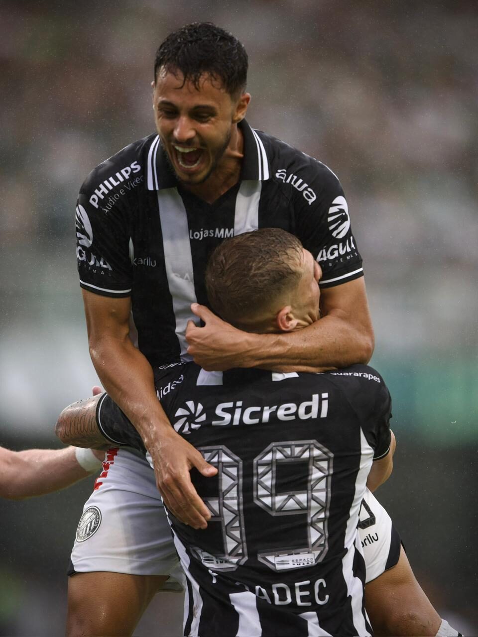 Sicredi já integra camisa do Operário