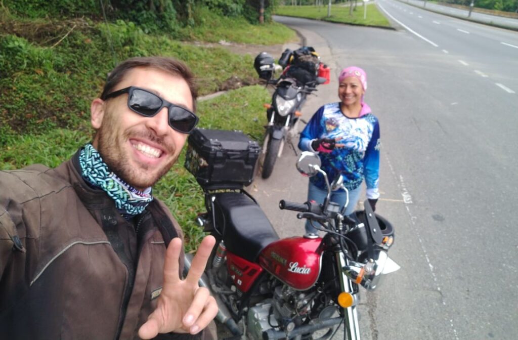 Luiz Petla e viajante na Colômbia