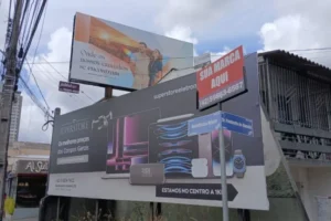 Outdoors com publicidade em Ponta Grossa