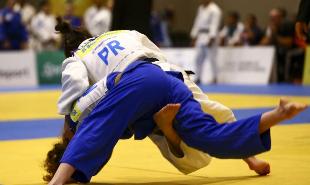 Atleta do Paraná disputa campeonato de judô