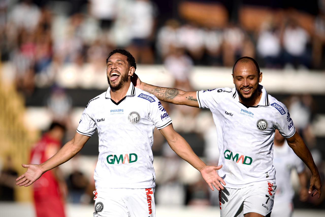 Jogadores do Operário vencem Tombense