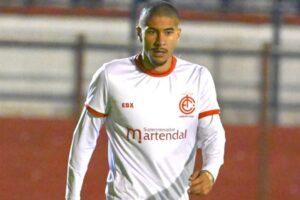 Jogador integra a equipe do fantasma já contra o Caxias