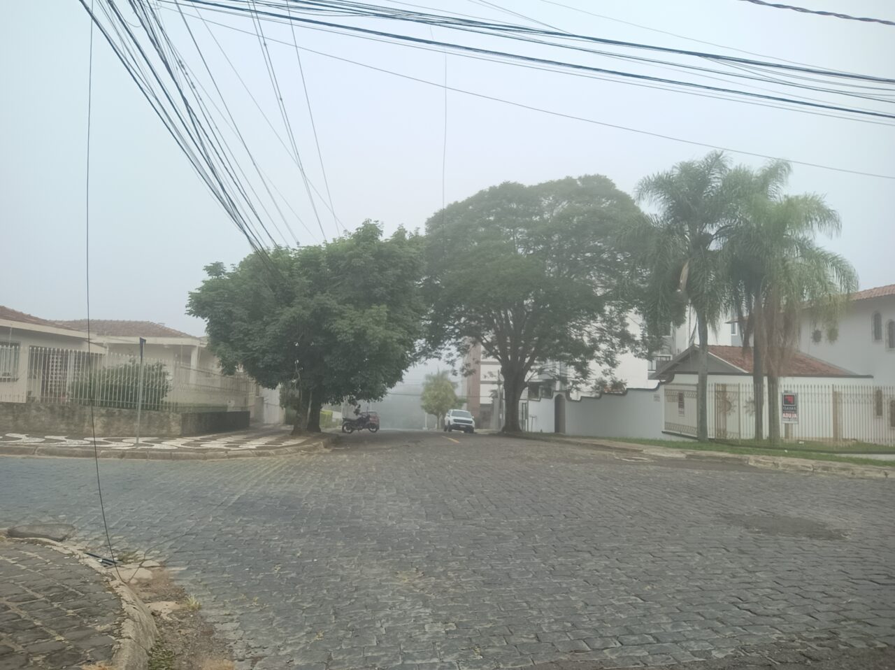 Foto de rua ilustra previsão do tempo em ponta grossa