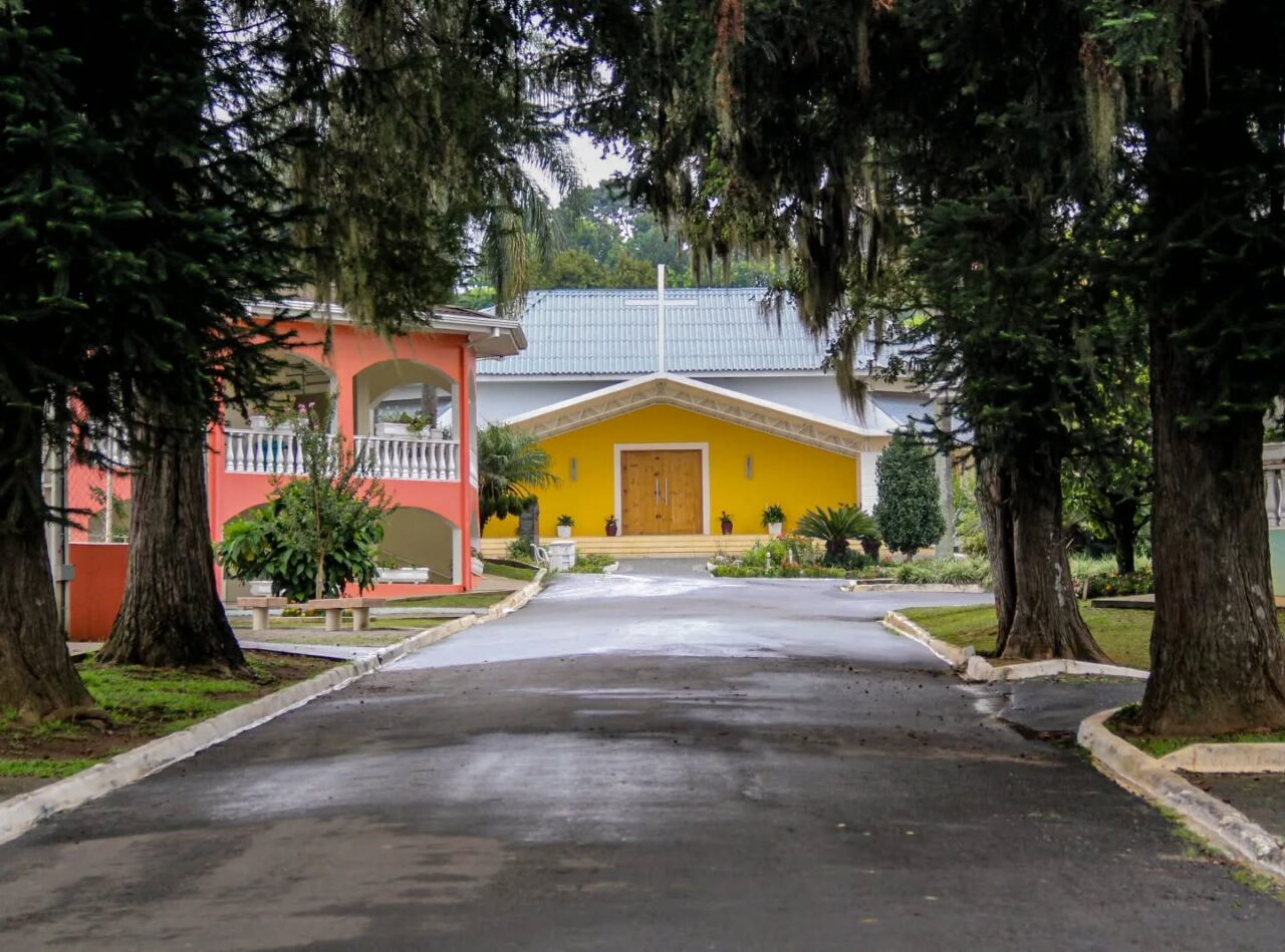 Fachada do Instituto João XXIII em Ponta Grossa