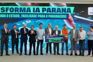 Lideranças no lançamento de R$ 13 milhões do Transforma IA