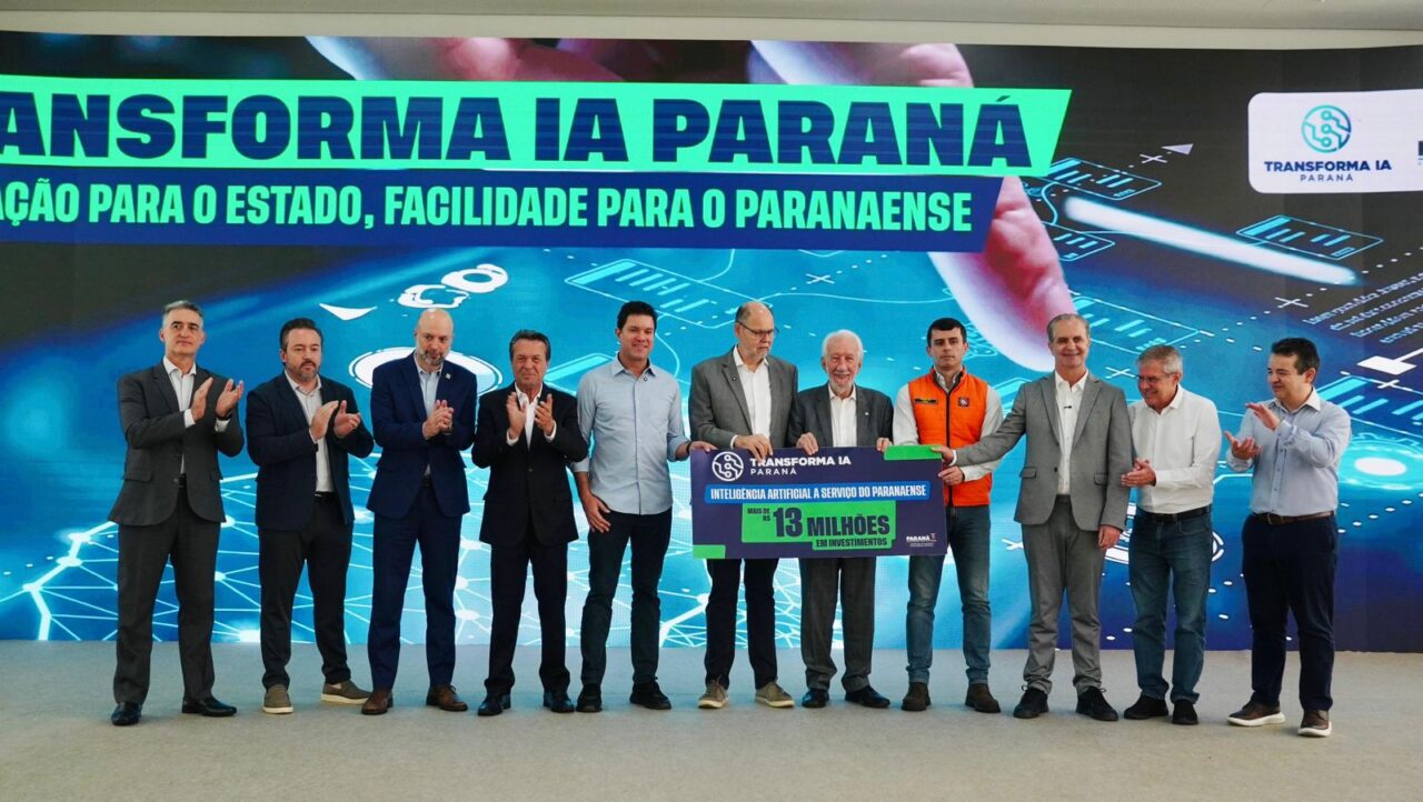 Lideranças no lançamento de R$ 13 milhões do Transforma IA