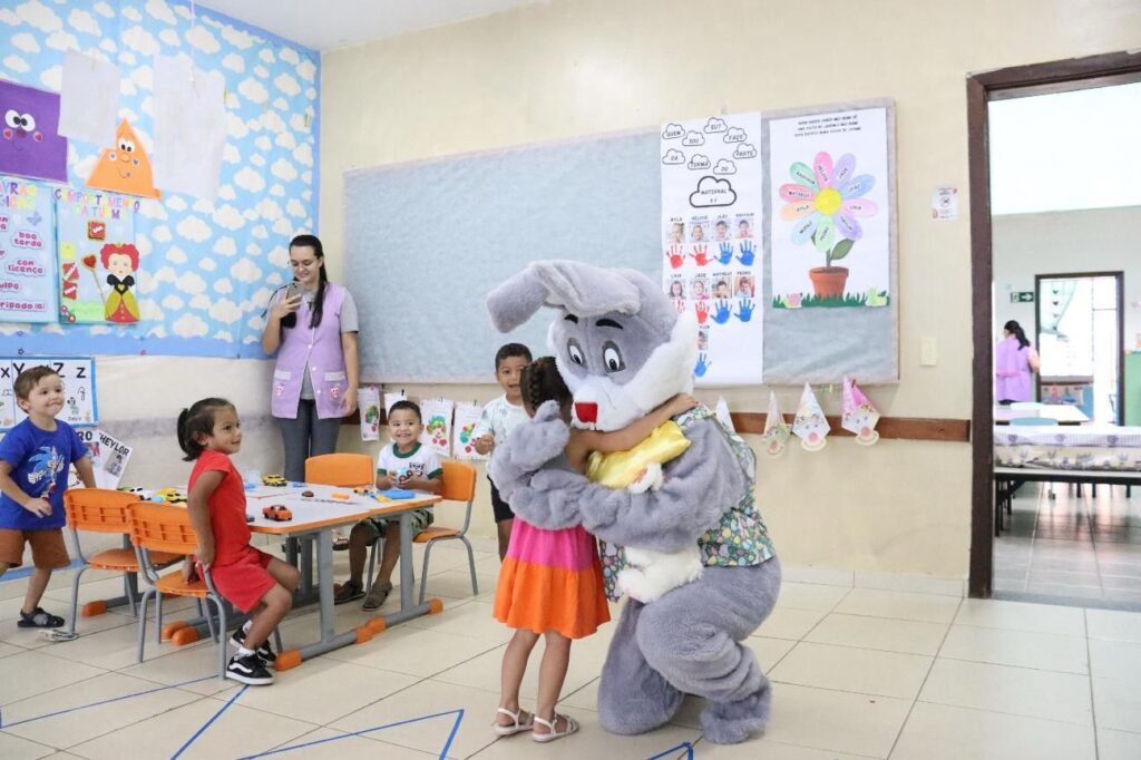Páscoa em Pirai do Sul é marcada por entrega de ovos nas escolas
