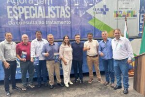 Aliel Machado e lideranças em evento da Carreta da Saúde da Mulher, em Telêmaco Borba