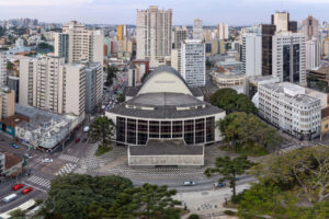 imagem aérea do Teatro Guaíra em Curitiba