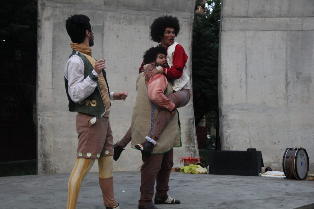 foto-tibagi_o-enigmatico-reino-de-sol-e-sangue.JPG (1)