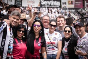 foto torcida operário ação mulher
