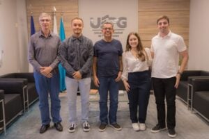 Estudantes da UEPG arrecadam chocolates