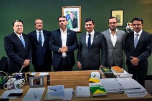 Sérgio Moro, Flavio Bolsonaro e políticos do PL