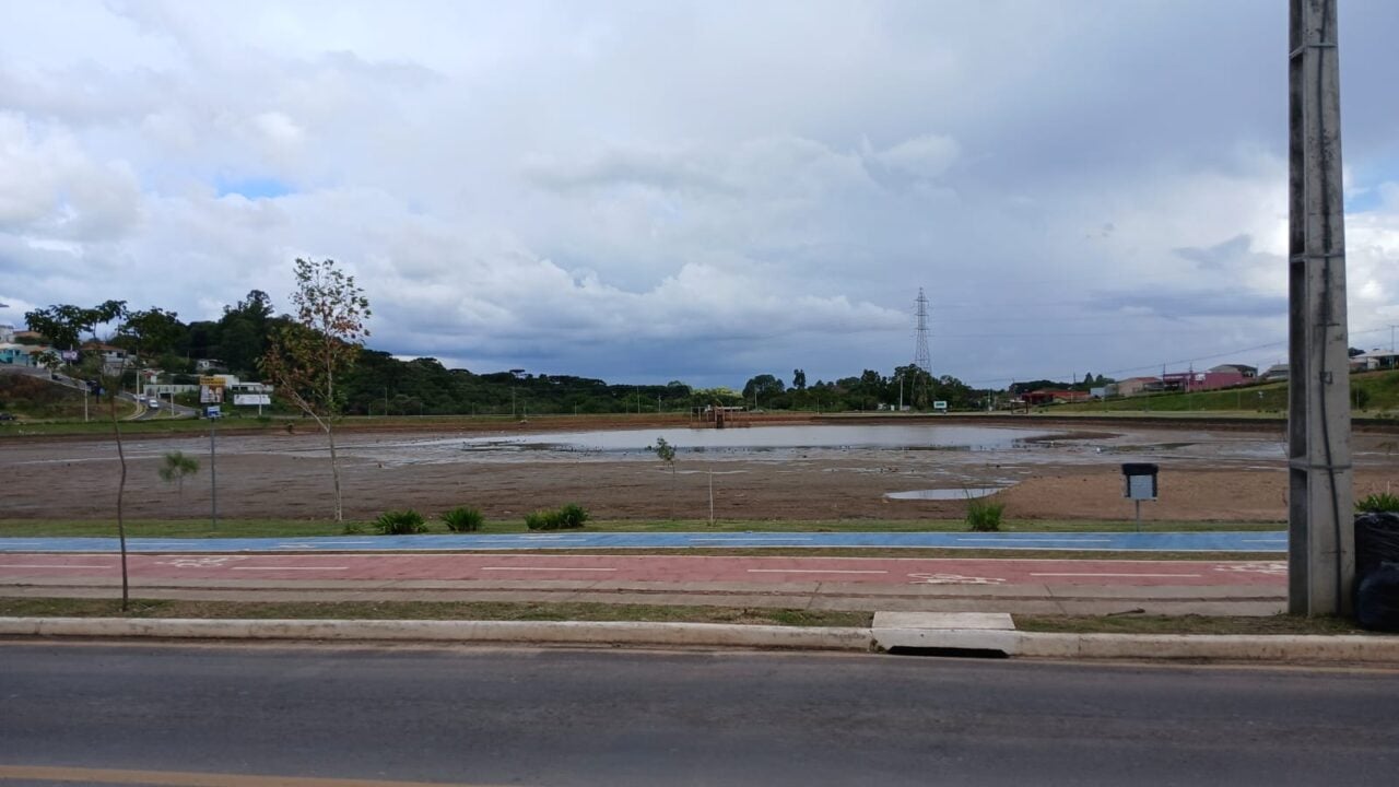 Lago de Olarias com baixo nível de água