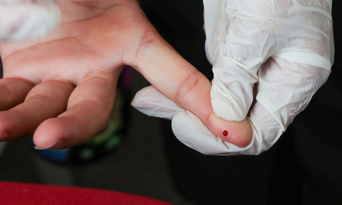 Teste rápidos de dengue passam a ser ofertados em todo o Brasil