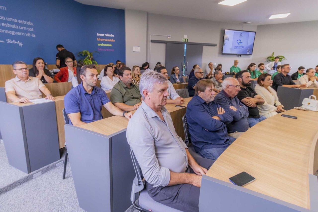 Prefeitos dos Campos Gerais na apresentação da Operação Rondon da UEPG